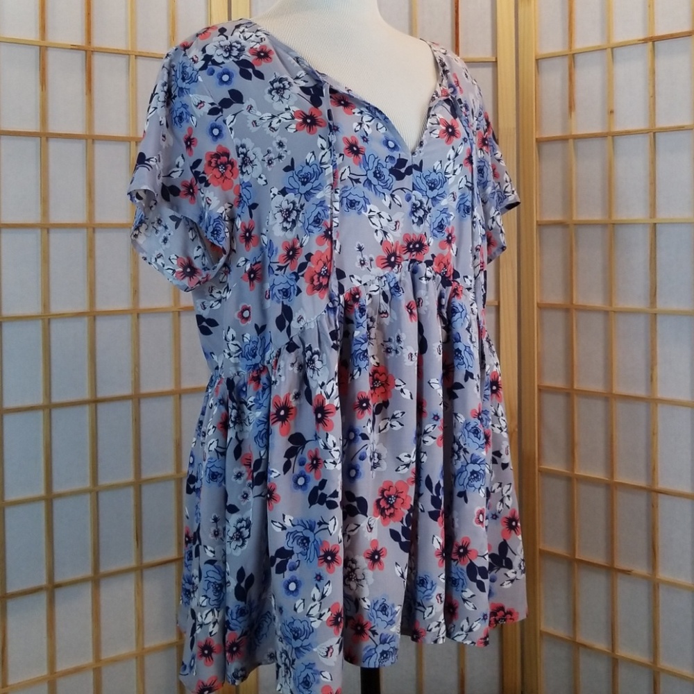 NWT Torrid Women 0 Floral Blouse Babydoll Tie Neck Flowy Top - Picture 5 of 15